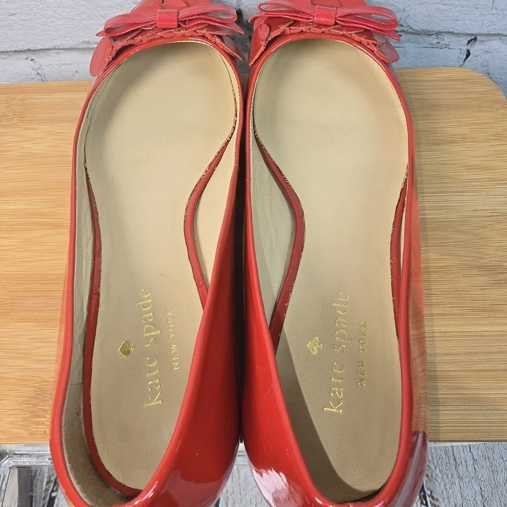 KATE SPADE NEW YORK ERICA RED PATENT FLATS WOMENS SIZE 6 1/2 EUC